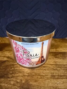 Bath & Body Works Paris, Lavender Macaron, 3-Wick Candle, NWT